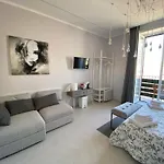 Casa de hóspedes Spiderrooms 4*